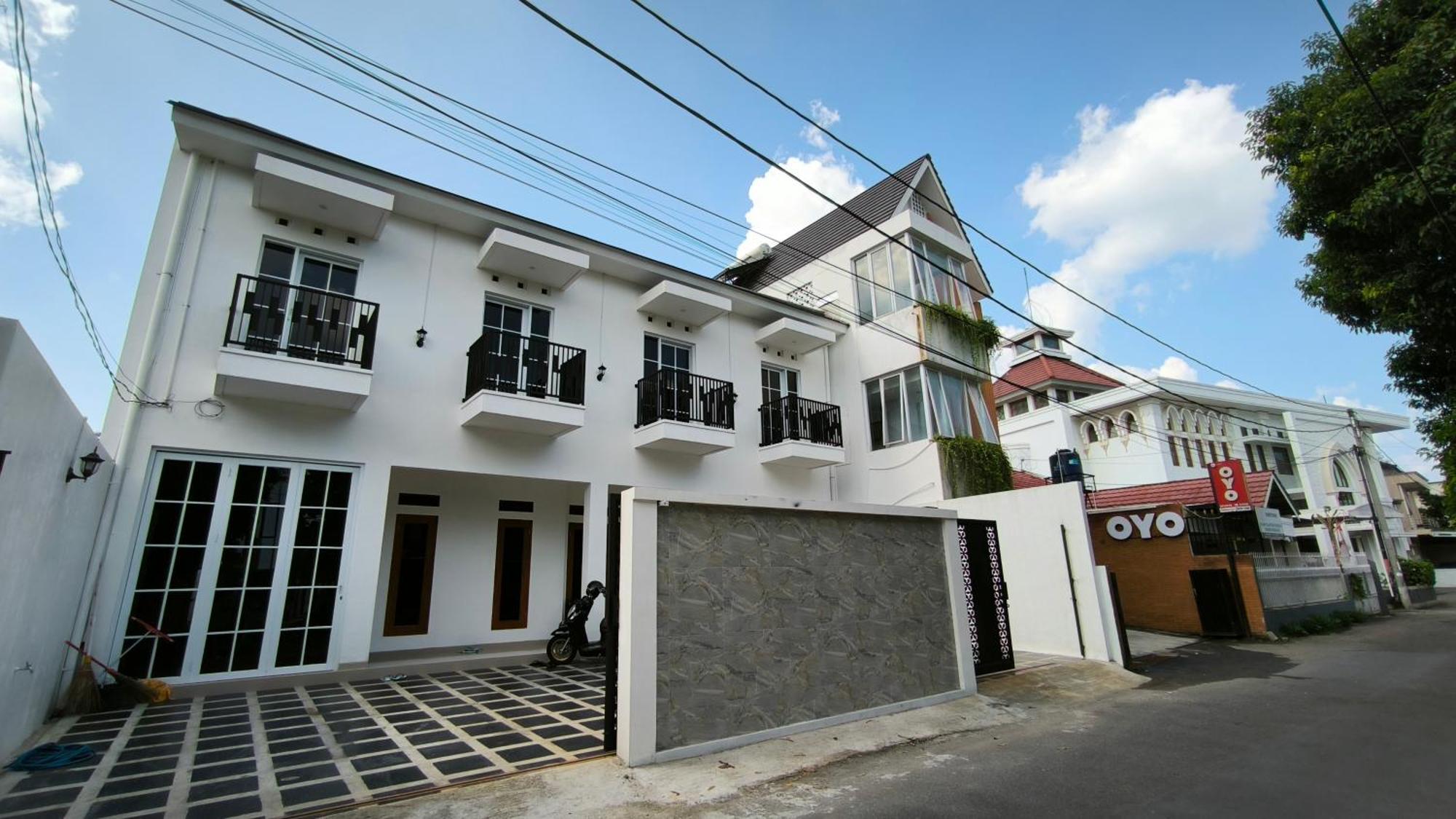 House Of Bedjo Powered By Cocotel Yogyakarta Eksteriør billede